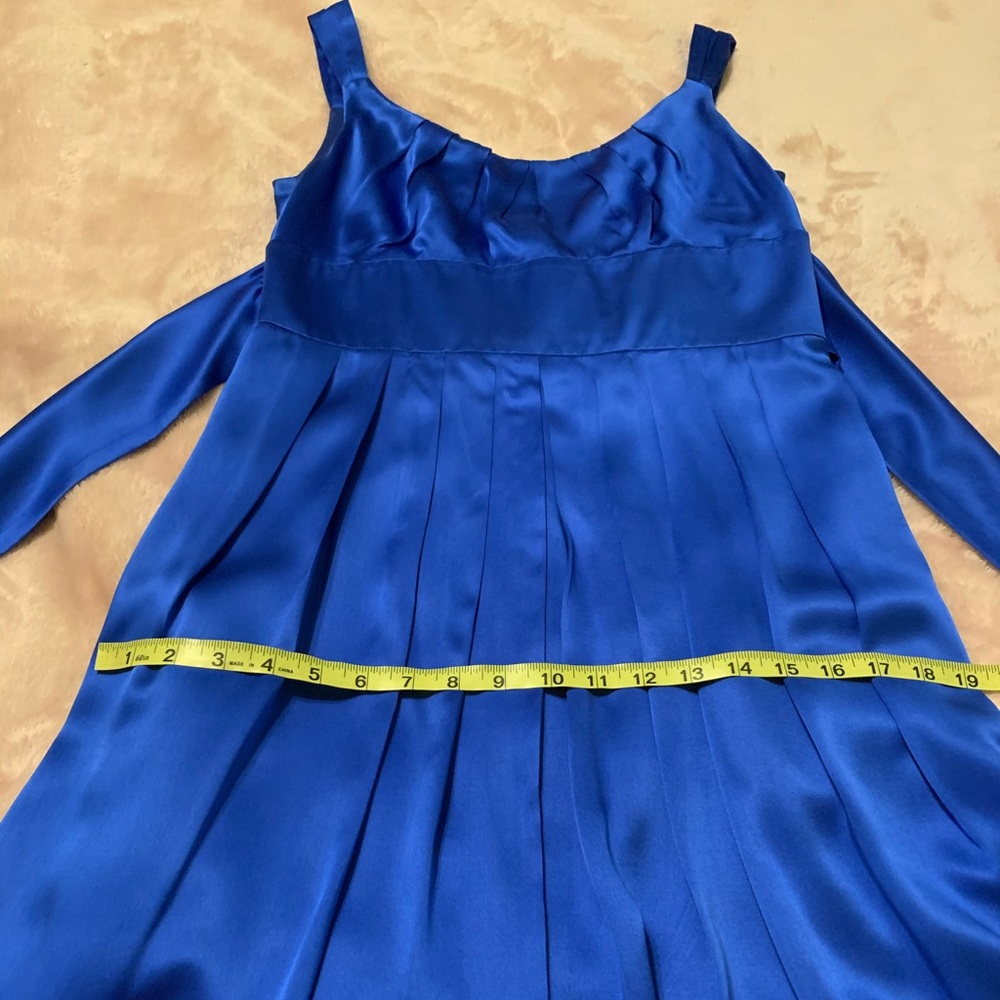 Maggy London Blue silk dress size 8P Host Pick! โค๏ธ - Picture 6 of 14